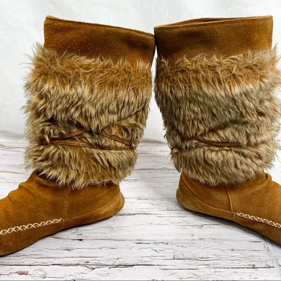 Minnetonka / Faux Fur Leather Boots - Picture 10 of 16